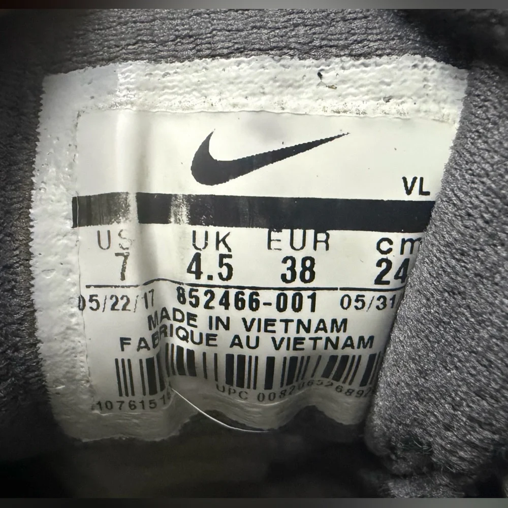 Nike Women’s Gray‎ and Pink Running Shoes Size 7